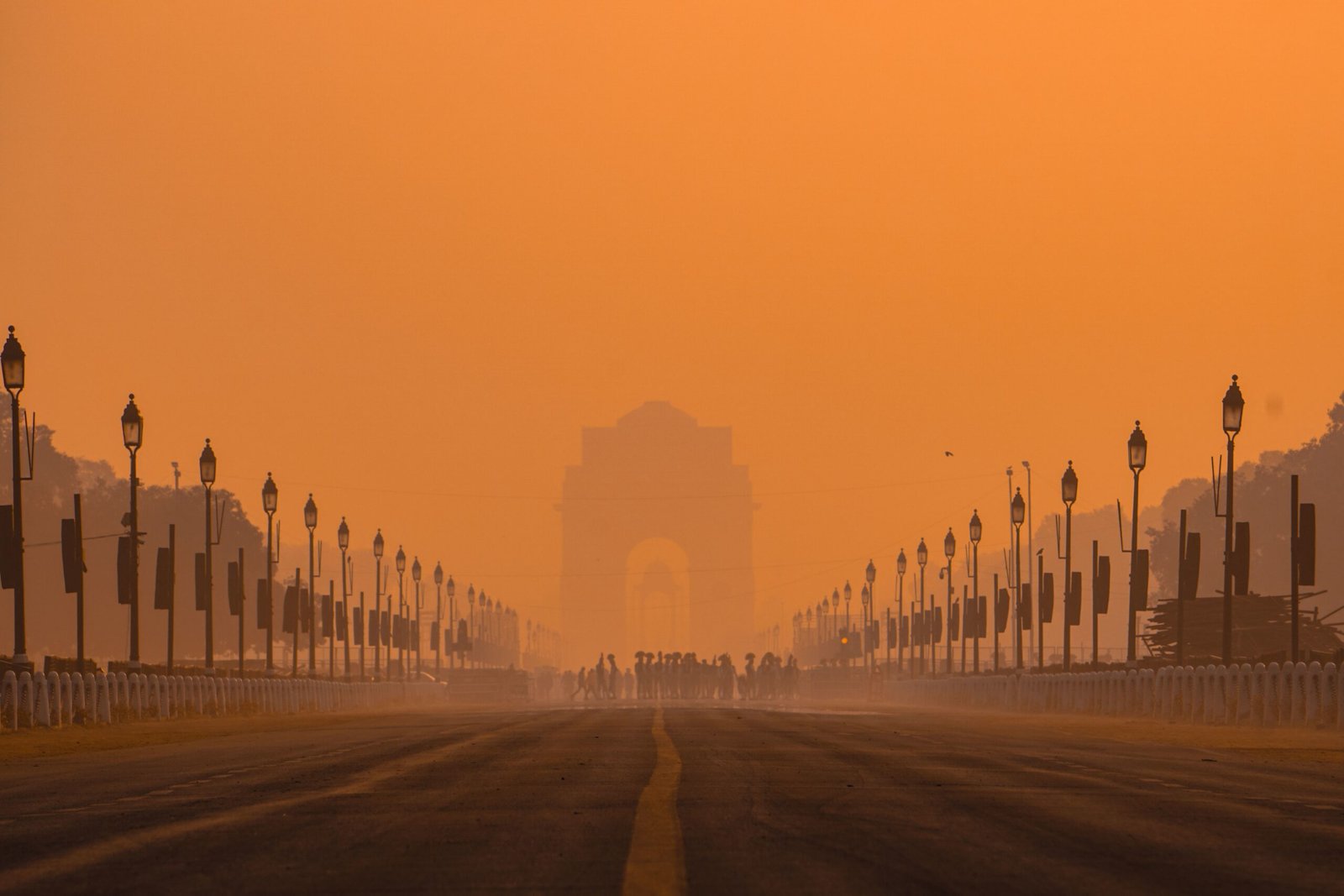 a view of India Gate from Rajpath,Delhi.